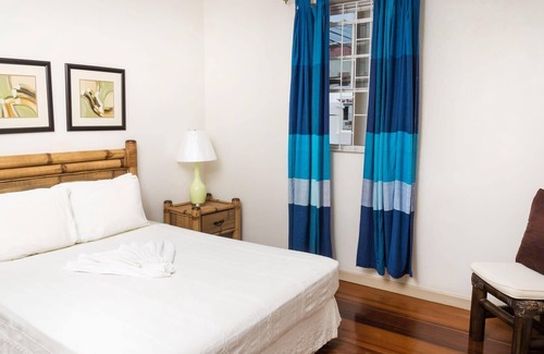 Hastings Villa | Three Bedroom Apartment on the Beach