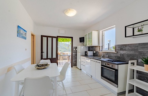 Cove Tri Zala (Zrnovo) Apartment | Three bedroom apartment with terrace and sea view Tri Žala, Korčula (A-558-e)