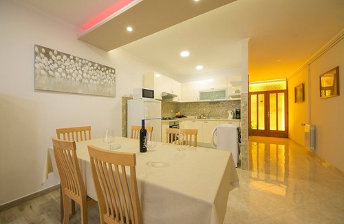 Brela Apartment | Three bedroom apartment with terrace and sea view Brela, Makarska (A-20778-b)