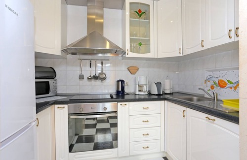 Poljica Apartment | Three bedroom apartment near beach Poljica, Trogir (A-16999-a)