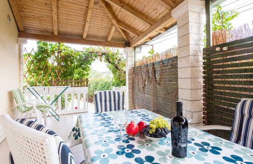 Marina Apartment | Three bedroom apartment with terrace Marina, Trogir (A-5953-b)