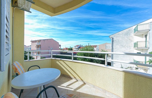 Tucepi Apartment | Three bedroom apartment with terrace Tučepi, Makarska (A-19857-a)