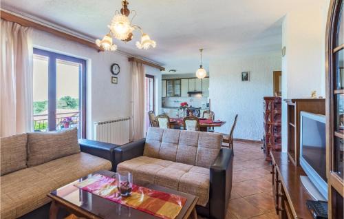 Gajana Apartment | Three-Bedroom Apartment In Vodnjan