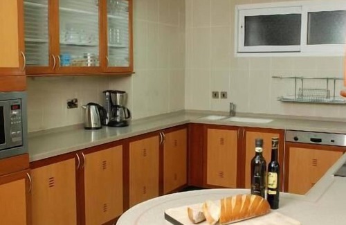 Bonifacio Global City House | THREE BEDROOM APARTMENT