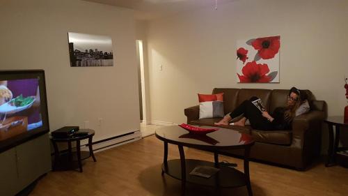Downtown Gatineau Apartment | Three-Bedroom Apartment Sweet #6 by Amazing Property Rentals