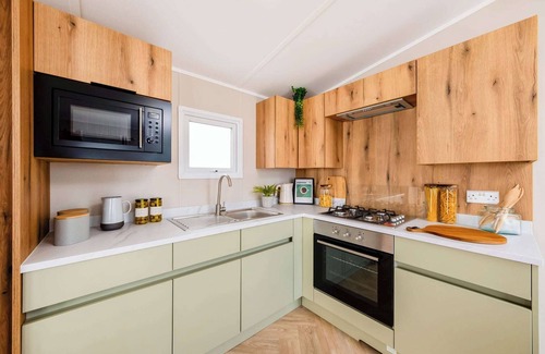 Whittlesey House | Three bedroom caravan, ideal for families and angling groups.