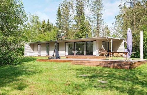 Bording House | Three-Bedroom Holiday home in Bording 3