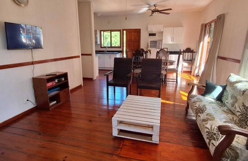 Lopes House | Three bedroom house, only 200 meters from the beach - Serenity Ponta do Ouro