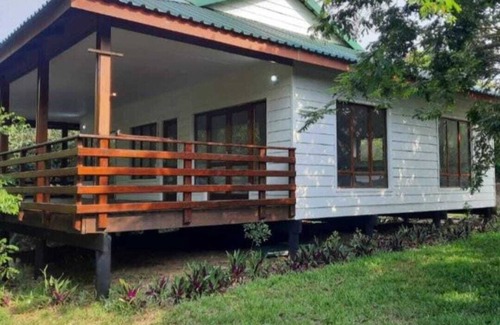 Lopes House | Three bedroom house, only 200 meters from the beach - Serenity Ponta do Ouro