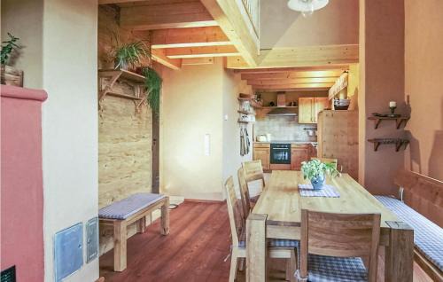 Schillingsfuerst House | Three-Bedroom Holiday Home In Schillingsfurst