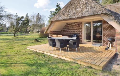Houstrup House | Three-Bedroom Holiday Home In Norre Nebel
