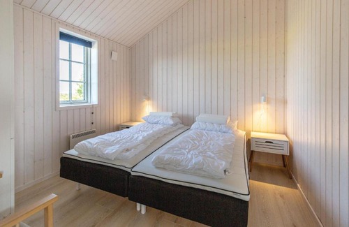 Havnsø House | Three-Bedroom Holiday Home in Follenslev