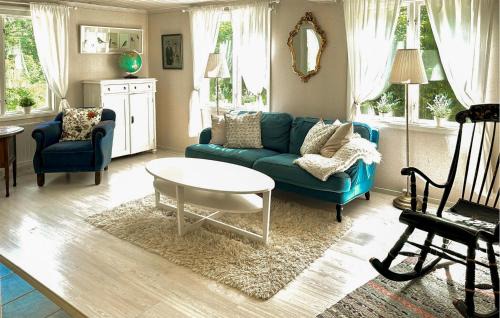 Hultsfred House | Three-Bedroom Holiday Home In Hultsfred