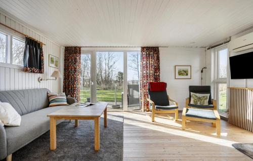 Strandby House | Three-Bedroom Holiday Home In Strandby