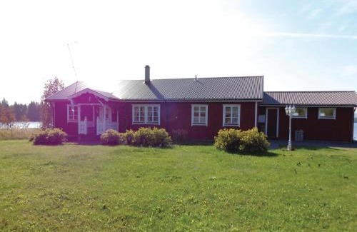 Ankarvattnet House | Three-Bedroom Holiday Home Mattmar With Mountain View 06
