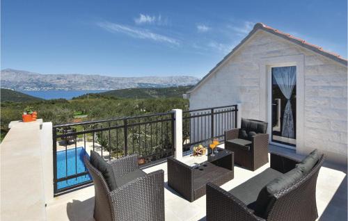 Pucisca House | Three-Bedroom Holiday Home In Pucisca