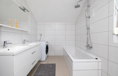 Rugvica House | Three-Bedroom Holiday Home Vida with Private Pool