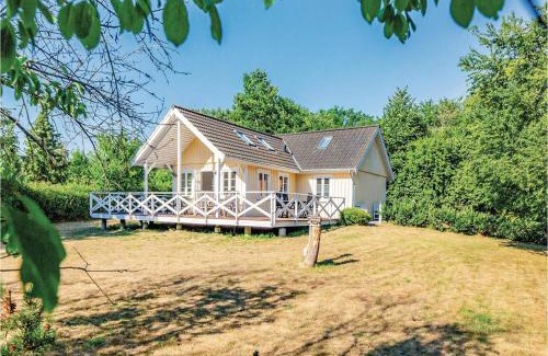 Hojby House | Three-Bedroom Holiday Home In Hojby