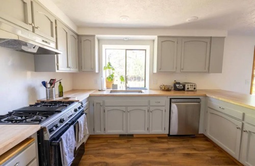 Mountain View District House | Three bedroom house in quiet neighborhood.