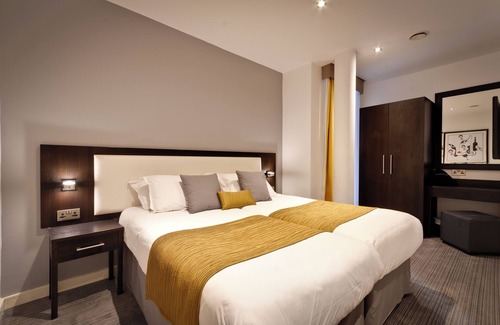 Liverpool City Centre Apartment | Three-Bedroom Luxe Apartment 3 (Sleeps 10)