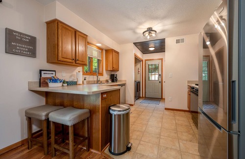 Cohasset Cottage | Three Bedroom, Two Bathroom Home on Large Private lot on the Mississippi River
