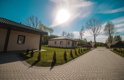Kintai Villa | Three bedroom villa with hot tub, in cozy place with birds sounds