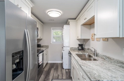 Buckroe Beach House | Three blocks from the beach 2
