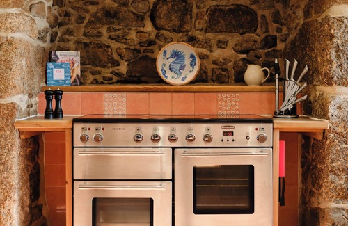 Saint Martin Cottage | THREE CHIMNEYS, pet friendly, with open fire in Porthgwarra