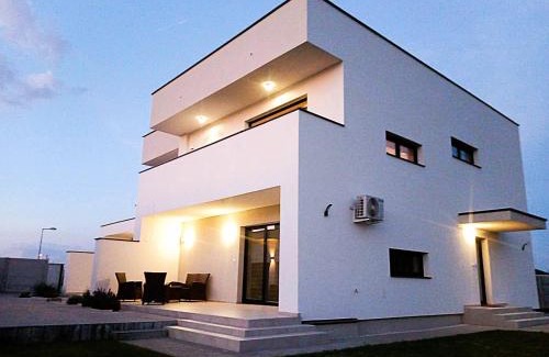 Dunajska Streda Apartment | Three Diamonds Residence