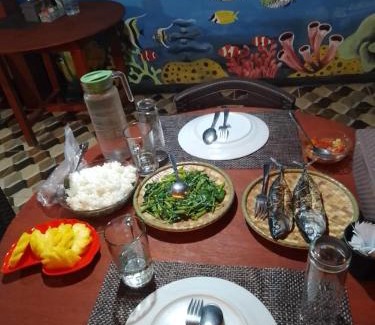 Manado City Centre House | Three Ken Homestay & Cafe