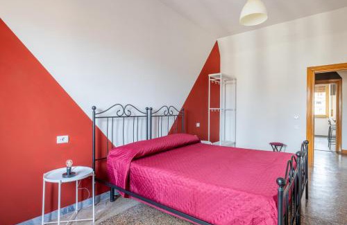 San Lorenzo Apartment | Three large bedrooms for six people Rome downtown apartment