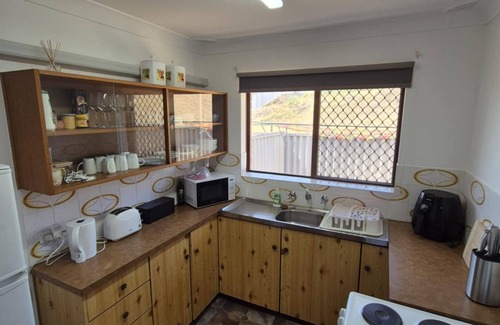 Beresford Apartment | Three minutes to the beach, comfortable holiday unit with full kitchen sleeps 5