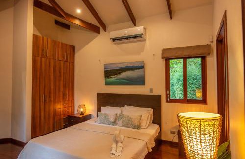 Cahuita Villa | Three Monkeys - Central Cahuita - Tropical Comfort