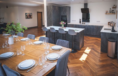 Broadwoodkelly House | Three Oaks, Winkleigh.nopen Plan Living With 4 Bedrooms and a Huge Garden
