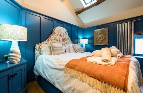 Yockenthwaite Cottage | THREE PEAKS BARN, family friendly, with hot tub in Chapel-Le-Dale