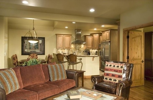 Silverthorne House | Three Peaks - Luxurious Home for Your Next Golf/Ski Vacation