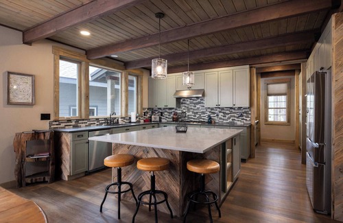 River Forest Acres Cabin | Three Pine Cabin - Charming Family Stay, Hot Tub
