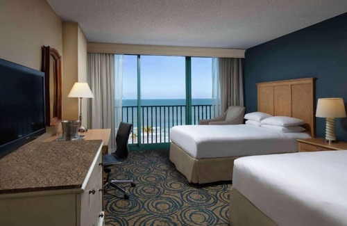 Brush - Stewarts Hotel | Three Units Perfect for Groups! Onsite Swimming Pool, Near Ocean Front Park