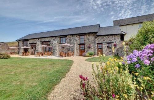 Tiverton House | Threshing Barn