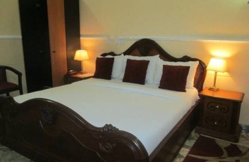 Calabar Hotel | Ths Le Chateau Thelpim Hotels