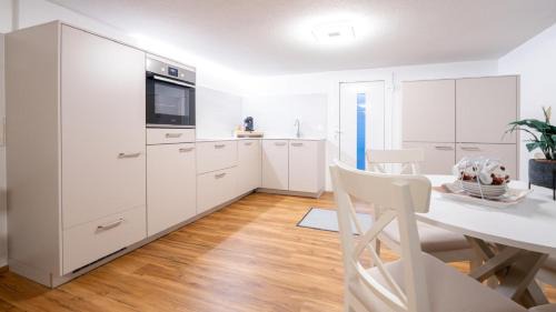 Durrenast Apartment | Thunersee Retreat