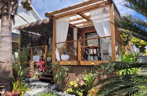 Bourg-Murat Apartment | Ti Kaz Paradis - Bungalow en bois pour 2 - 4 étoiles