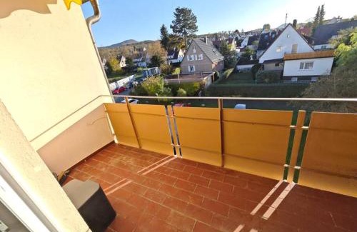 Metzingen Apartment | TiCasa Shine-Zentral-Outlet-Balkon-Parkplatz-ruhig