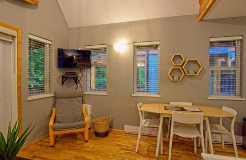 Ucluelet House | Tide and Trail- Cabin in Ucluelet