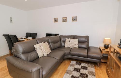 Benllech Apartment | Tides