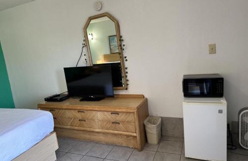 Lattingtown Hotel | Tides Inn at Stehli Beach