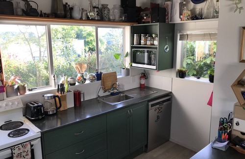Tauranga House | Tidy and cozy cottage with private tropical garden 10 mins to Mount Maunganui