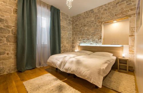 Old Town House | Tifani Luxury Rooms