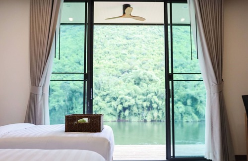 Tha Kradan Hotel | Tiger House River Kwai