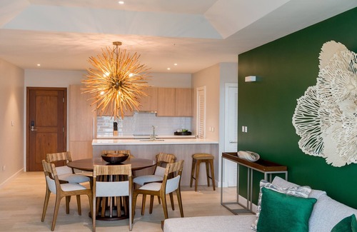 Calvigny Condo | Tiger's Eye - 2-Bed Luxury Suite with Dramatic Ocean Views
